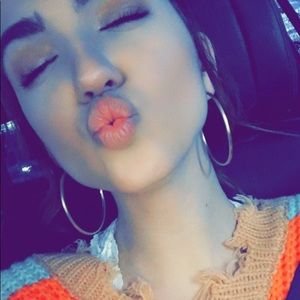 Meet your Posher, Rilee